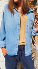 Charger l'image dans la galerie, Chemise oversize tencel strass
