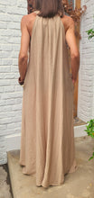 Charger l'image dans la galerie, Robe longue beige
