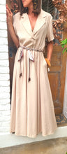 Charger l'image dans la galerie, Robe tencel ceinturée Chocolat / Beige / Noir
