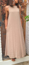 Charger l'image dans la galerie, Robe longue tencel beige ou chocolat
