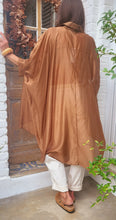 Charger l'image dans la galerie, Chemise destructurée Camel ou Noire
