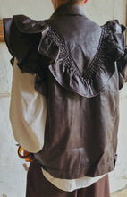 Charger l'image dans la galerie, Veste sans manche froufrou
