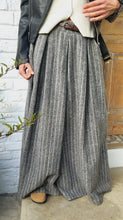 Charger l'image dans la galerie, Pantalon large chevrons gris ou bordeaux
