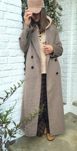 Charger l'image dans la galerie, Manteau long drap de laine Taupe
