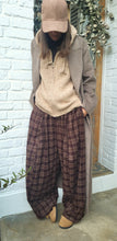 Charger l'image dans la galerie, Pantalon carreaux Chocolat ou Gris
