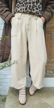 Charger l'image dans la galerie, Pantalon beige toile
