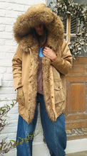Charger l'image dans la galerie, Parka fourrée camel fausse fourrure
